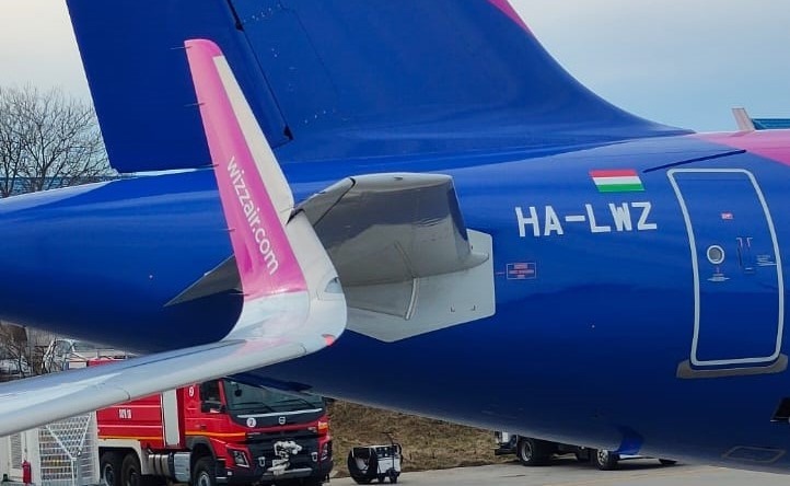 Două avioane s-au ciocnit pe aeroportul din Suceava. Momentul, surprins de un pasager