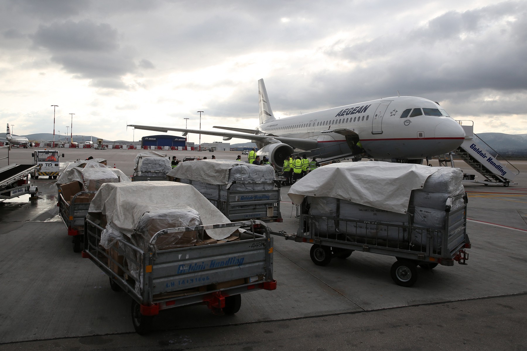 Zborurile spre și dinspre Grecia vor fi paralizate joi de o grevă naţională