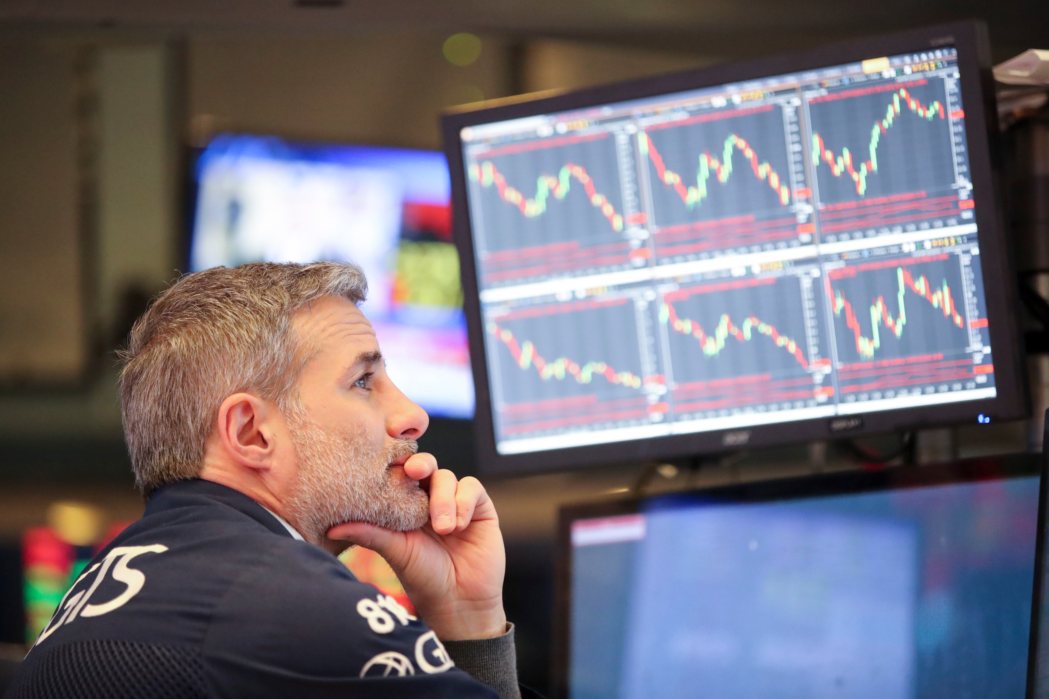 Bursele europene scad puternic. Băncile sunt din nou sub presiune. Acțiunile Credit Suisse s-au prăbușit cu peste 20%
