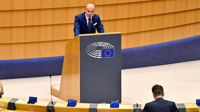 Ioan-Rares Bogdan bei einer Plenarsitzung zu den Ergebnissen des EU-Gipfels im Plenarsaal des Europäischen Parlaments.