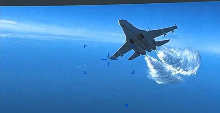 Șoigu a decorat piloții care au doborât drona americană MQ-9 Reaper în Marea Neagră