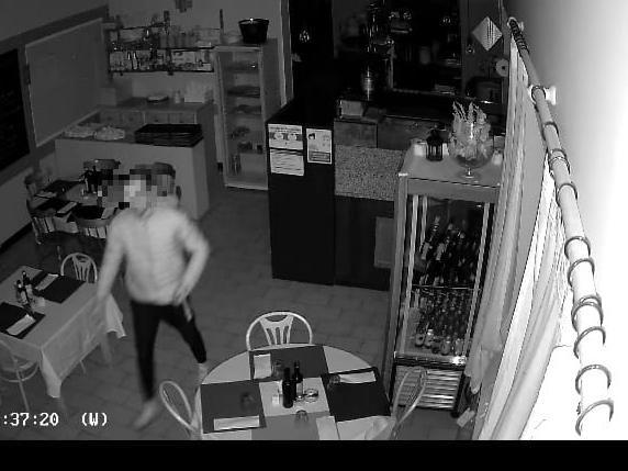 Restaurant prădat de același hoț, de 9 ori în șase luni. "Mai bine îi las cheile"