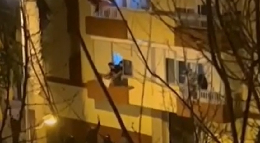 4 oameni au ocupat abuziv un apartament, în Spania, și l-au înjunghiat pe proprietar când acesta a încercat să intre în casă