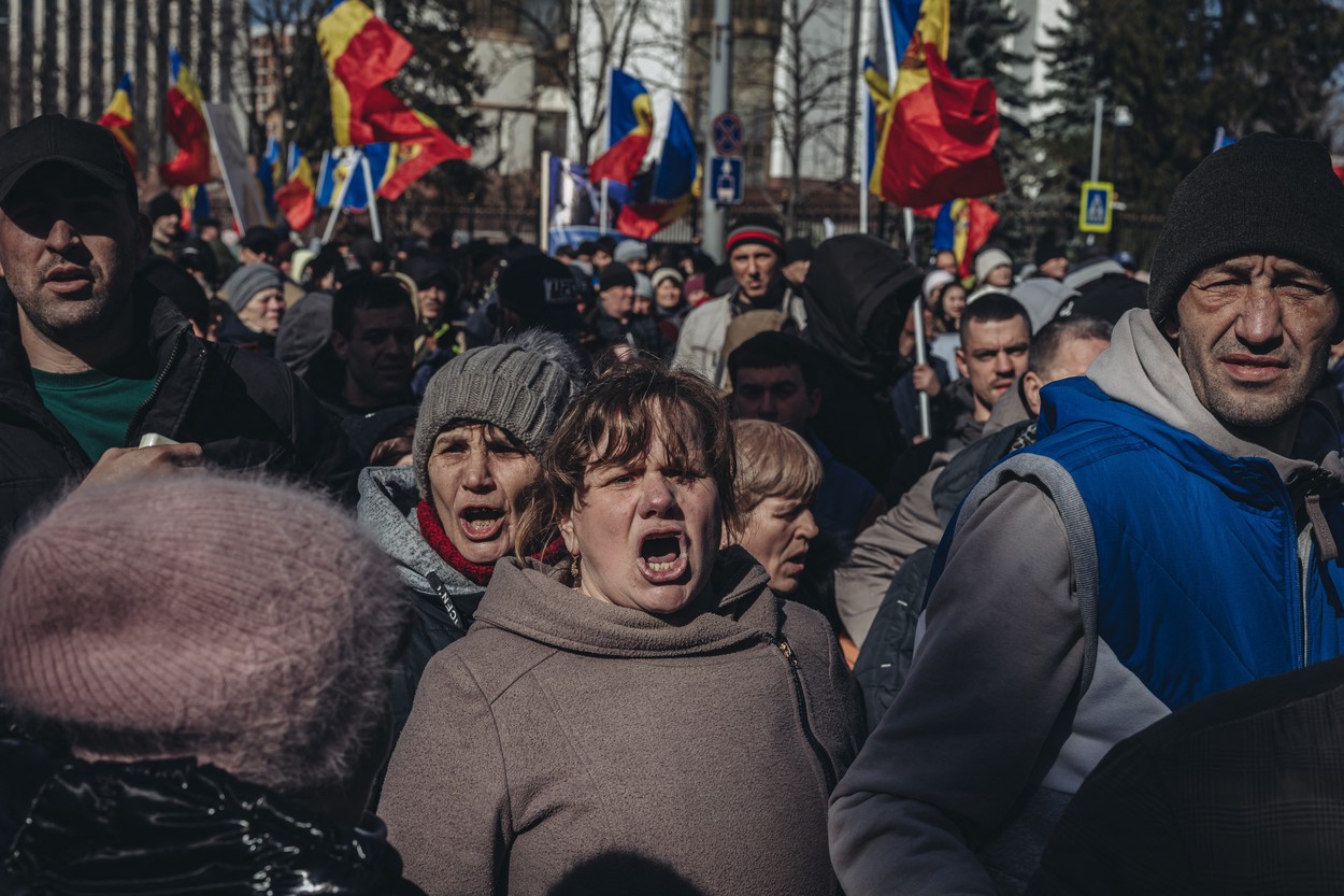 Şapte cetăţeni moldoveni, suspectaţi că plănuiau acţiuni destabilizatoare la protestul de la Chişinău, au fost arestați preventiv