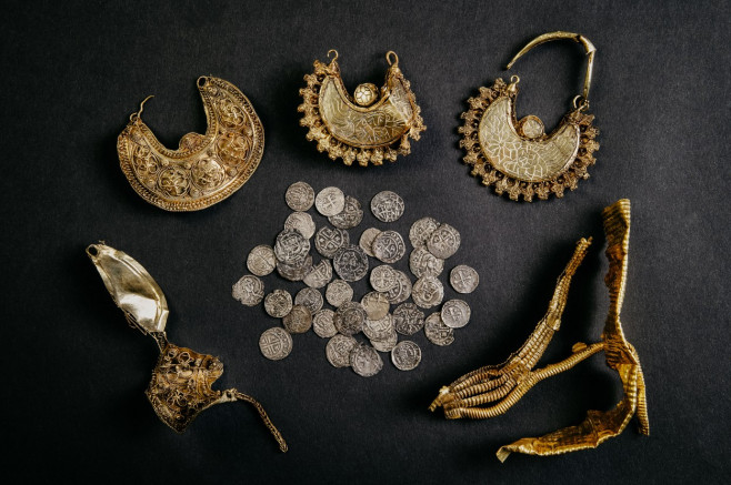 Dutch historian finds 1,000-year-old buried medieval golden treasure using metal detector