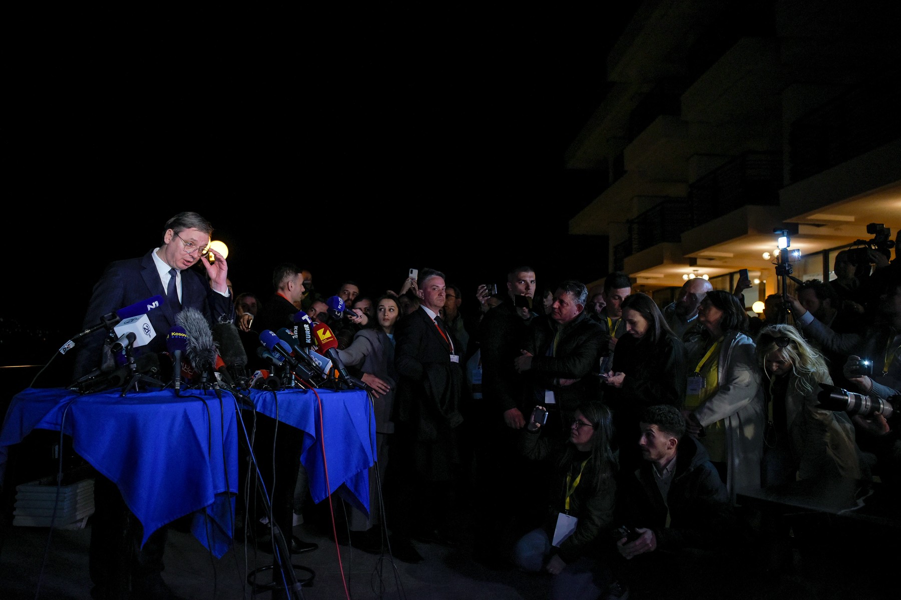 După 12 ore de discuții, Kosovo și Serbia au ajuns la un acord de normalizare a relațiilor. Vucic și Kurti spun că rămân neînțelegeri