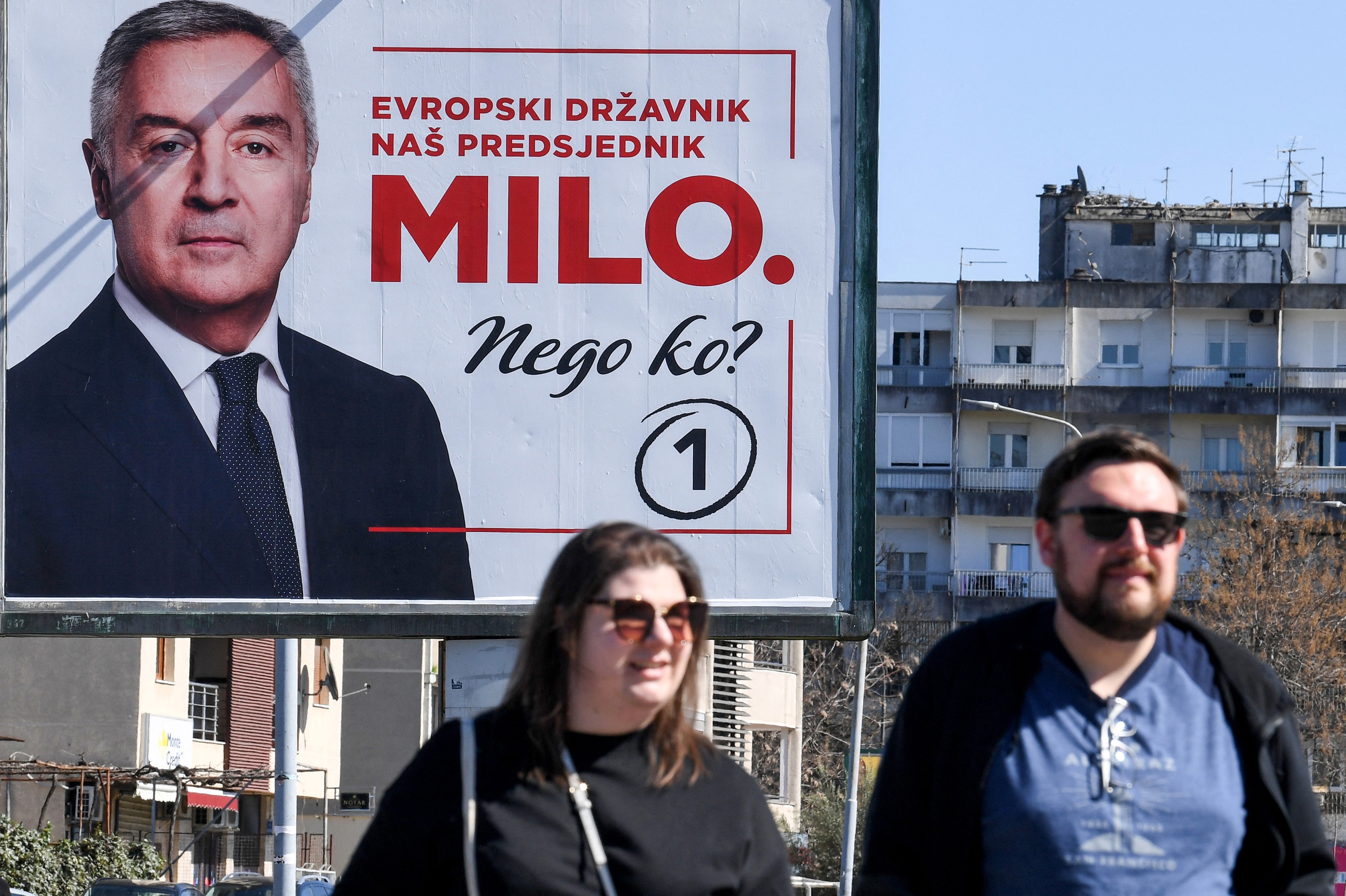 Alegeri prezidențiale în Muntenegru la trei zile după dizolvarea Parlamentului. Milo Djukanovic vrea un al treilea mandat