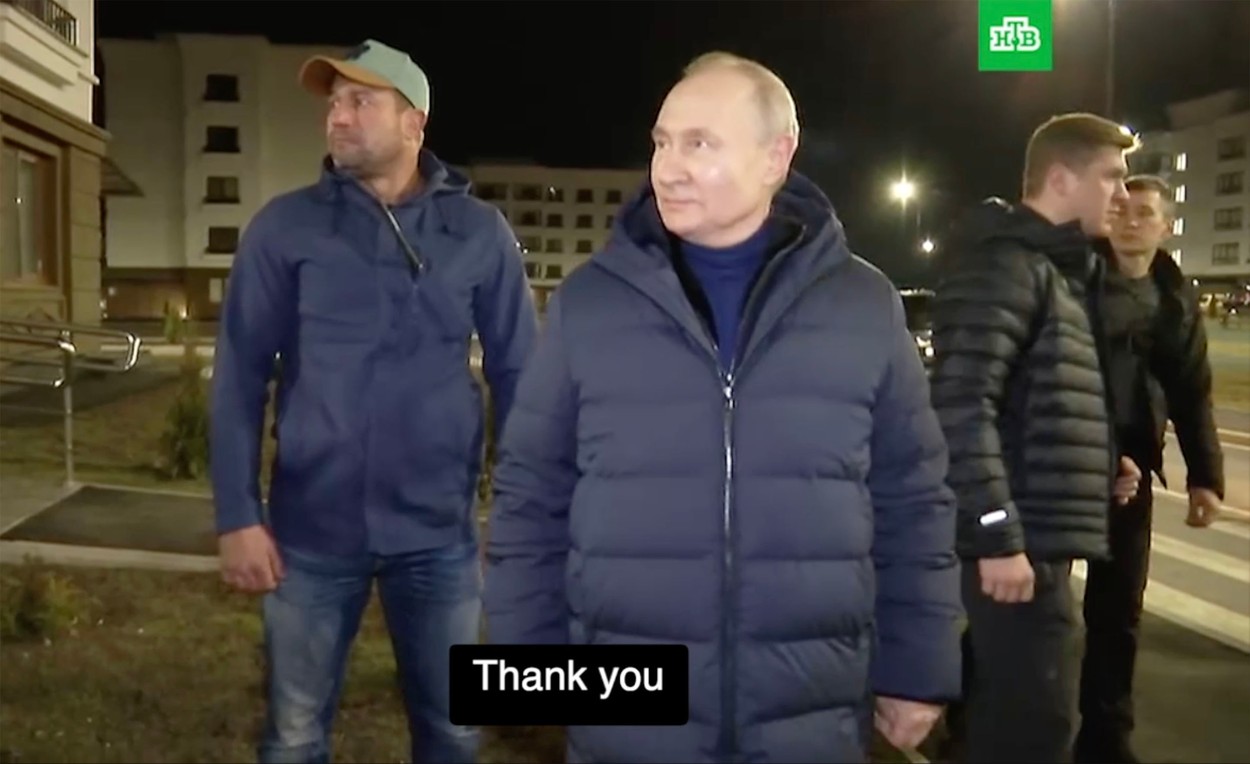 Ucraina: Putin a mers la Mariupul „noaptea ca hoții”. Kremlinul susține că a fost o vizită „spontană”