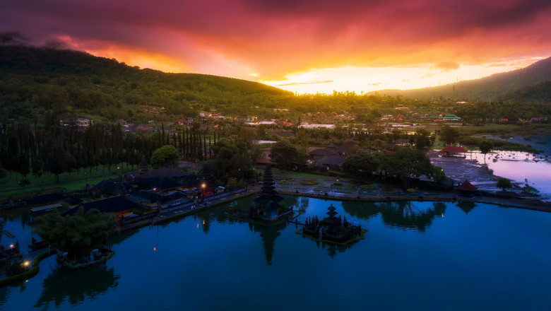 Pura Ulun Danu Bratan bali indonesia, Hindu temple on Bratan lake landscape, one of famous tourist attraction in Bali, Indonesia. Pura Ulun Danu Brata