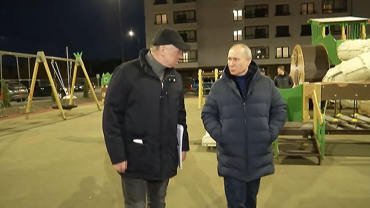 „Venirea lui Putin la Mariupol e ca întoarcerea unui criminal în serie la locul crimei”, spune o supraviețuitoare a bombardamentelor