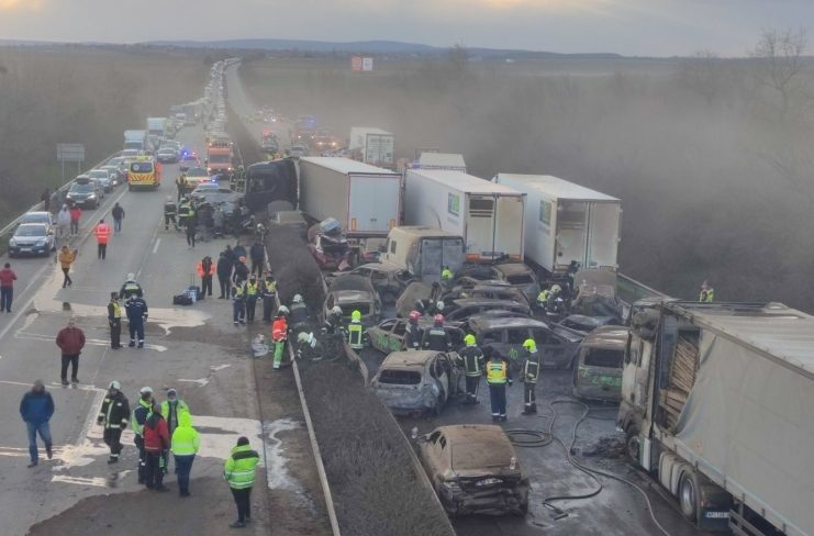 Momentul accidentului în lanț din Ungaria, surprins de o cameră de bord a unui TIR. Imagini șocante