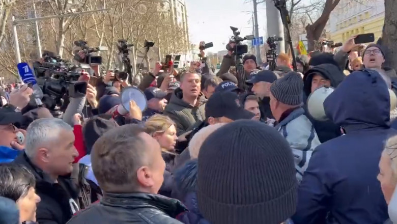 altercație între demonstranți și forțele de ordine la Chișinău