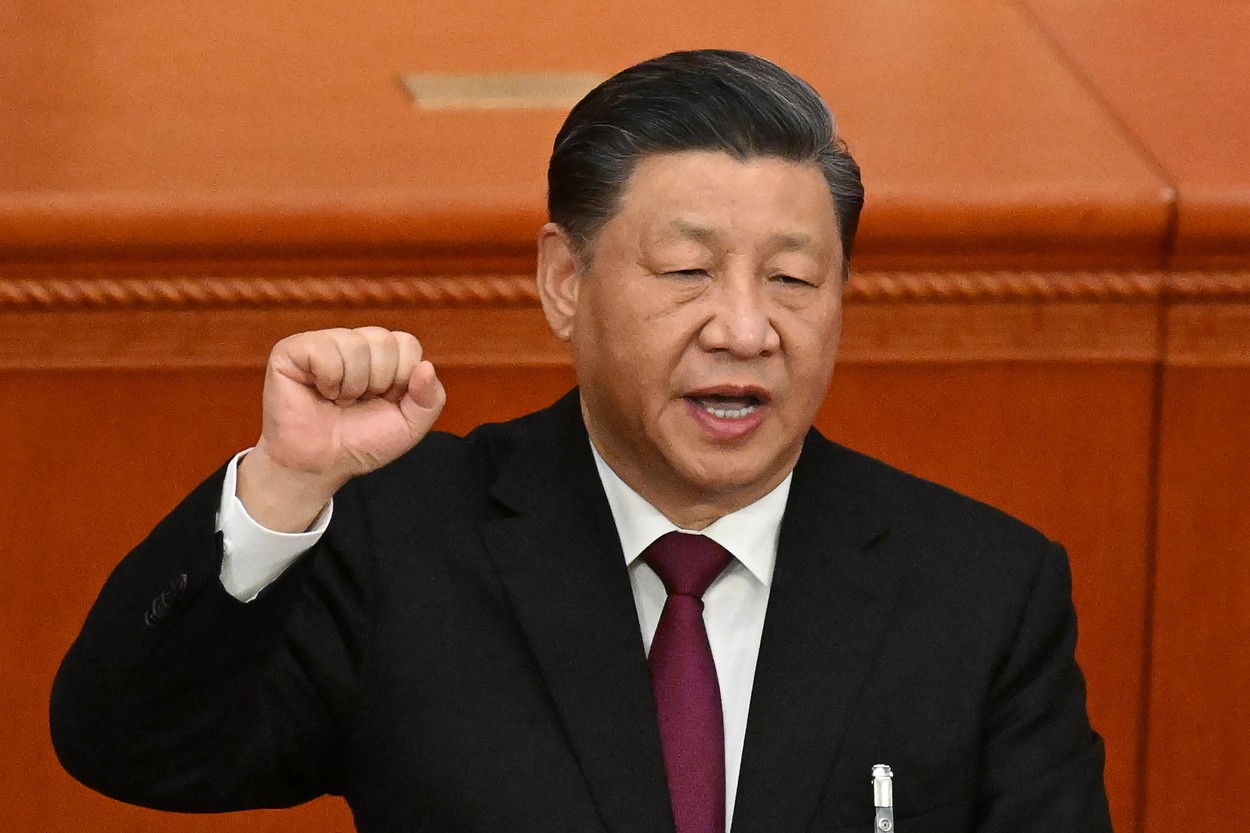 Xi Jinping, primul discurs după realegere: Trebuie să facem din armată "marele zid de oţel"