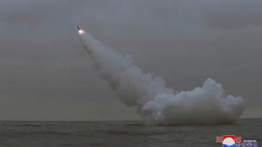 racheta lansata de pe submarin de coreea de nord