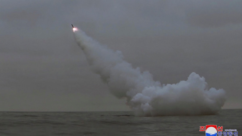 racheta lansata de pe submarin de coreea de nord