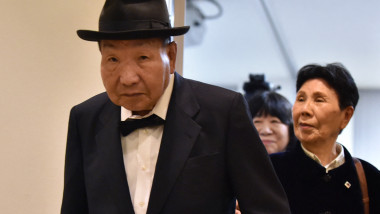 Iwao Hakamada a fost condamnat în 1968 la pedeapsa capitală pentru asasinarea şefului său şi a trei membri ai familiei acestuia.