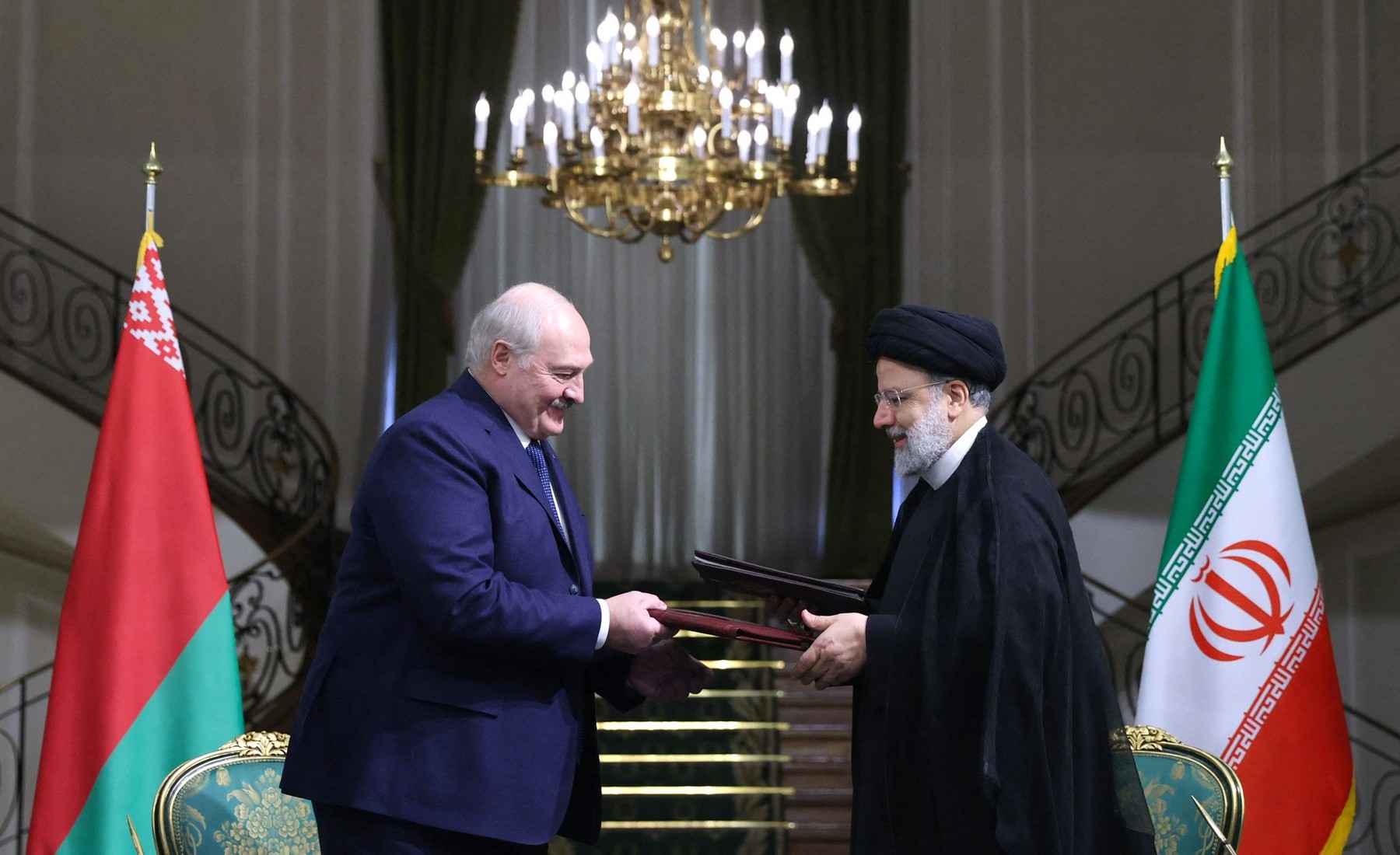 Belarus şi Iran îşi întăresc relaţiile pe fondul războiului declanşat de Rusia în Ucraina