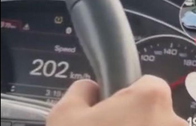 Un șofer din Suceava s-a lăudat pe TikTok că accelerează până la 202 km/ oră imediat ce trece de echipajul de poliție