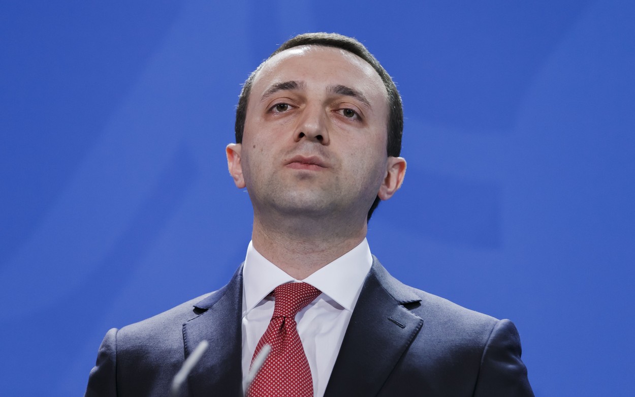 Premierul Georgiei îl acuză pe Zelenski de imixtiune în politica internă. Acesta le mulţumise protestatarilor cu drapele ucrainene