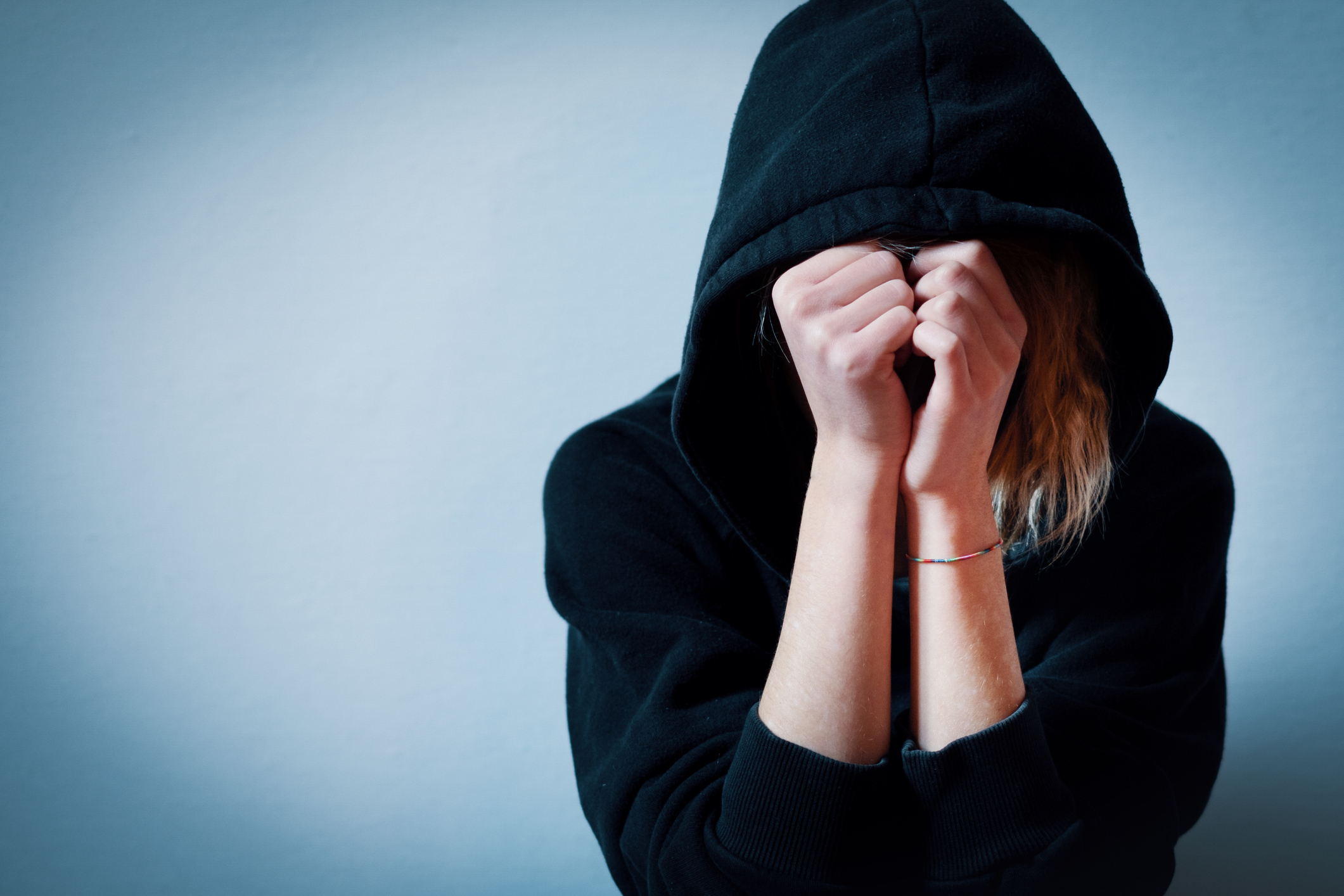 Operațiunea "Meduza", în Siret și Constanța. Fete dependente de droguri violate, sechestrate și traficate sexual în schimbul dozelor