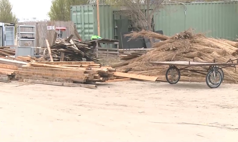 Scandal pentru amenajarea plajelor de pe litoral. Au început demolările, iar lucrările pot dura până în august