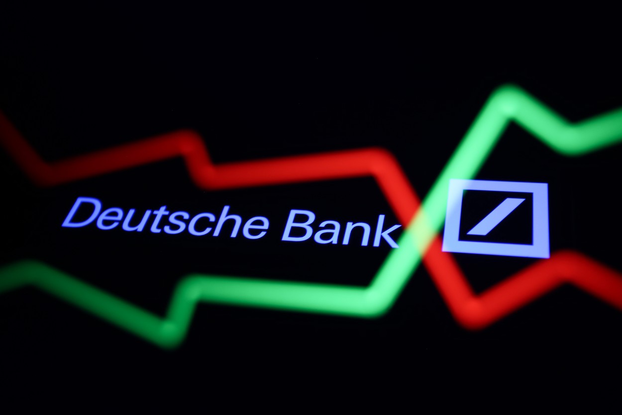 Un nou șoc pe piața bancară. Acțiunile Deutsche Bank au scăzut puternic vineri