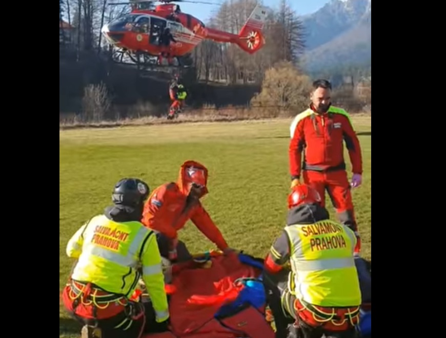 Un bărbat a plecat în pantaloni scurți pe munte și a rămas blocat o noapte întreagă pe Valea Caraiman