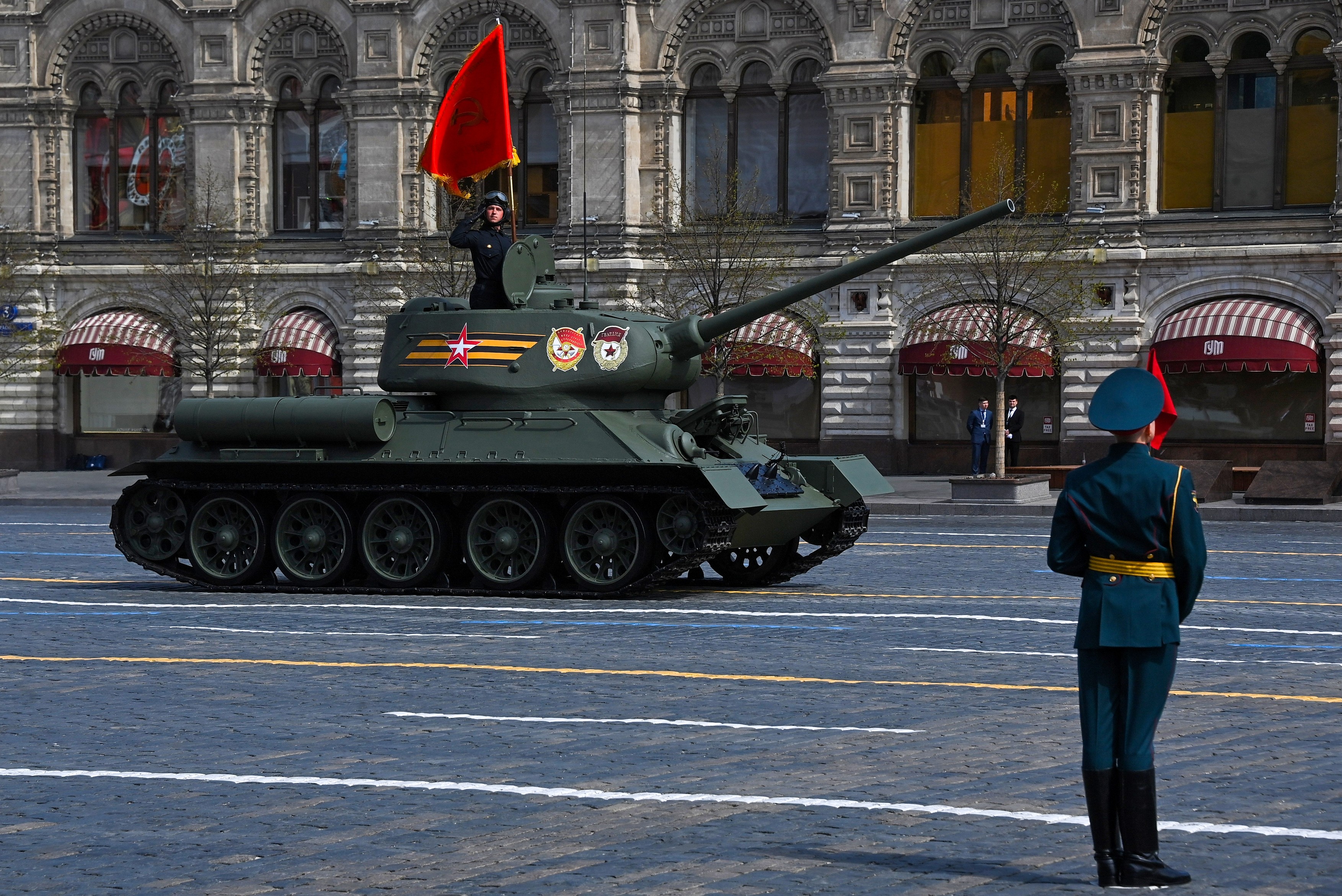 Propagandiștii lui Putin nu exclud ca Rusia să folosească în Ucraina tancuri T-34 de pe vremea lui Stalin. „Putem echipa o divizie”