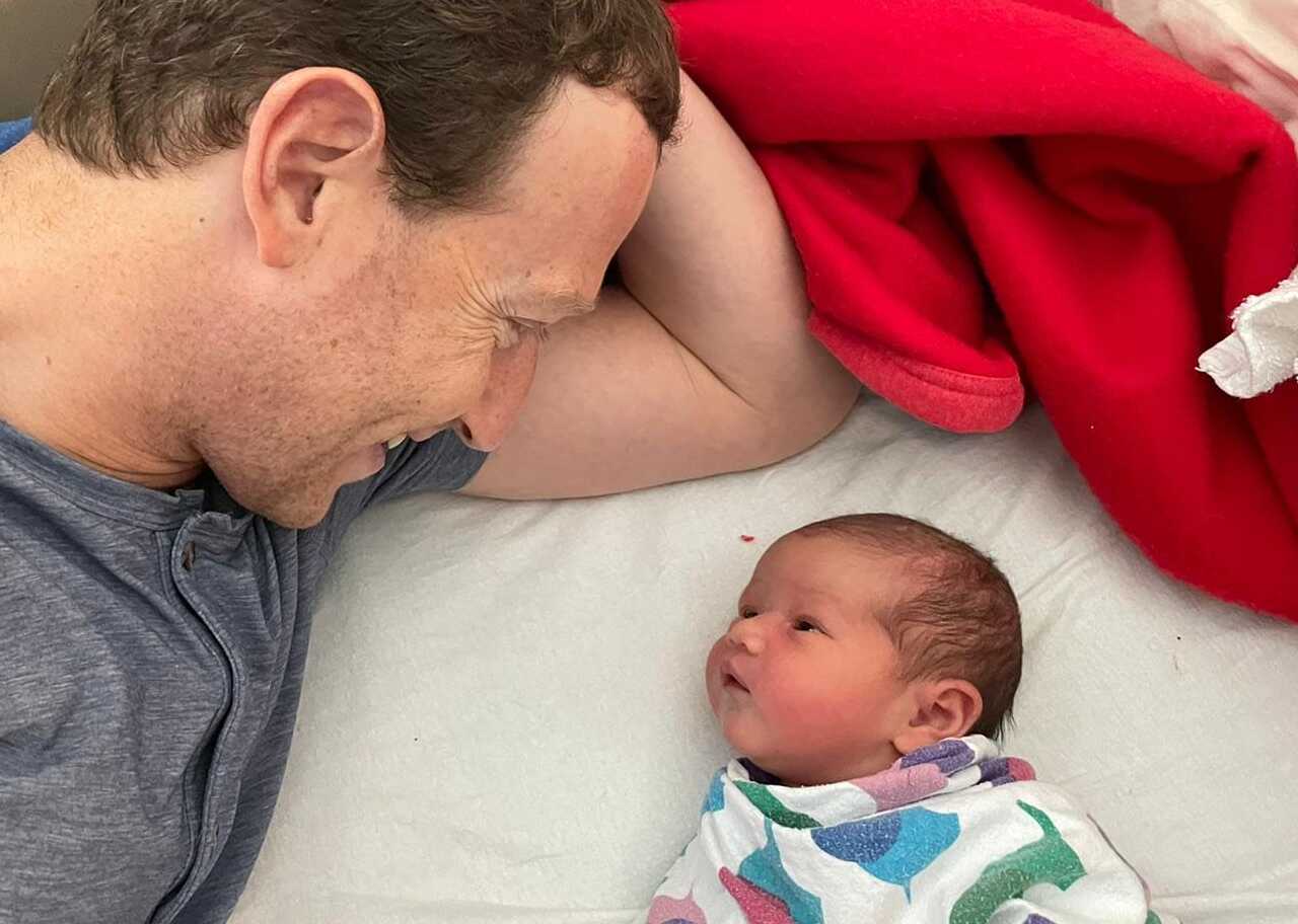 Mark Zuckerberg a devenit tată pentru a treia oară. Ce semnificație au numele copiilor săi