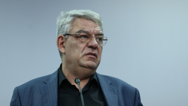 Mihai Tudose susține o conferință de presă la sediul PSD din București pe 2 decembrie 2020.