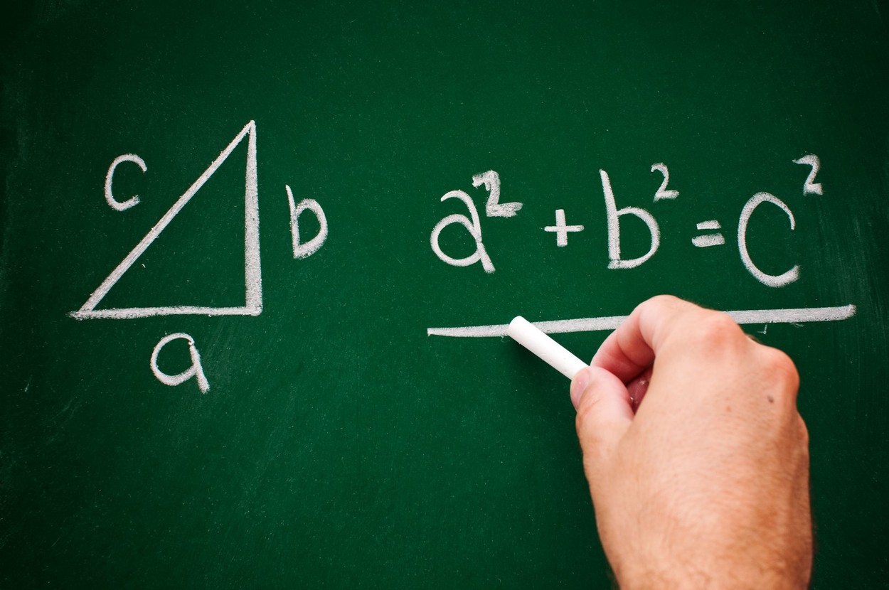 Doi liceeni susțin că au demonstrat teorema lui Pitagora, unul din marile mistere ale matematicii. Experții credeau că e imposibil