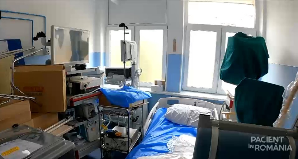 Spitalul în care aparatura de sute de mii de euro zace în cutii. Nici internări nu se mai fac. Totul din cauza unui scandal politic