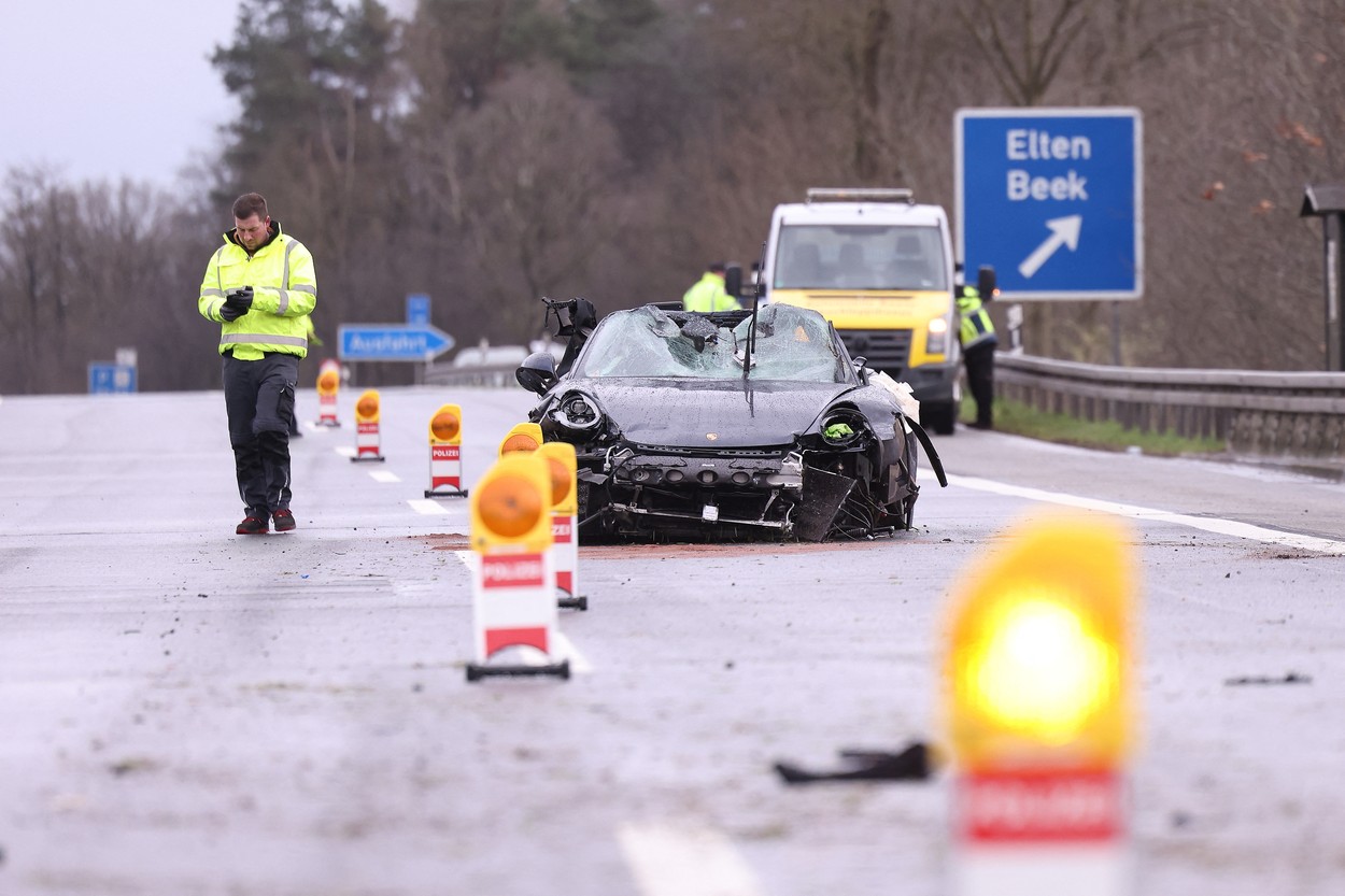 Patru morți și trei mașini Porsche implicate într-un accident rutier groaznic petrecut în Germania