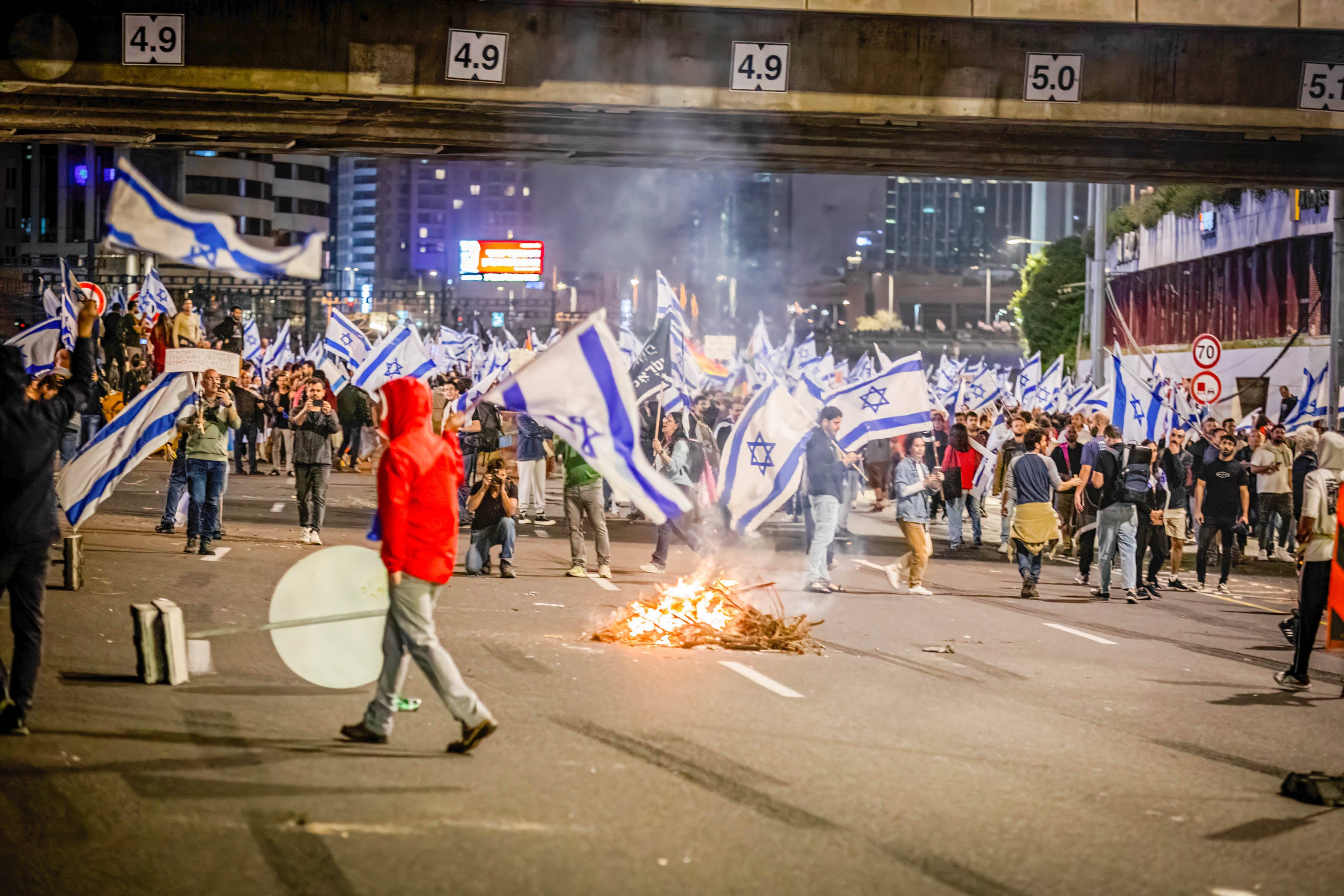 Criză politică în Israel. Netanyahu îndeamnă la calm. Ambasadele israeliene din întreaga lume, instruite să se alăture grevei