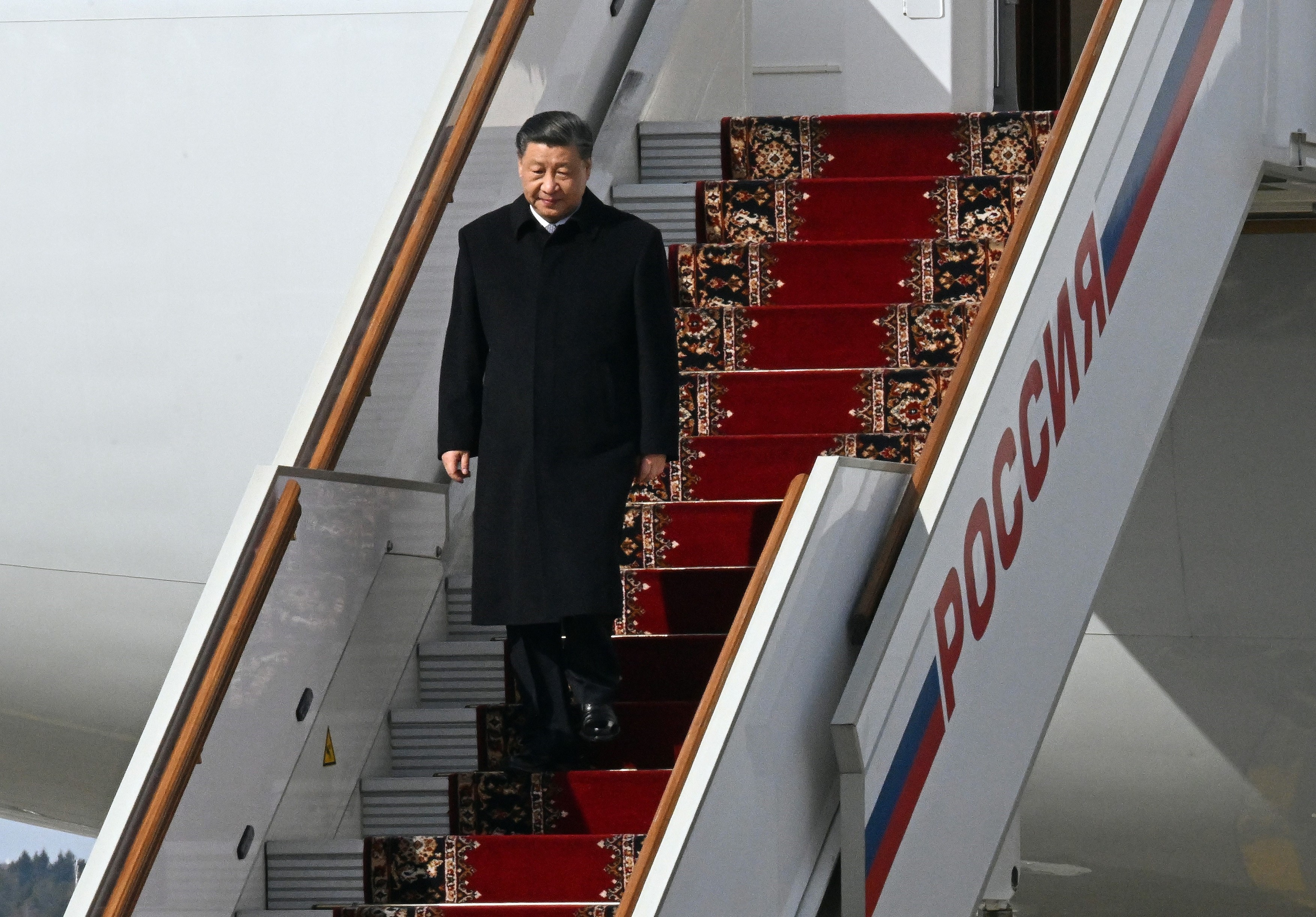 Xi Jinping a ajuns la Moscova. Acord în UE pentru un plan de 2 miliarde de euro pentru aprovizionarea Ucrainei cu muniție