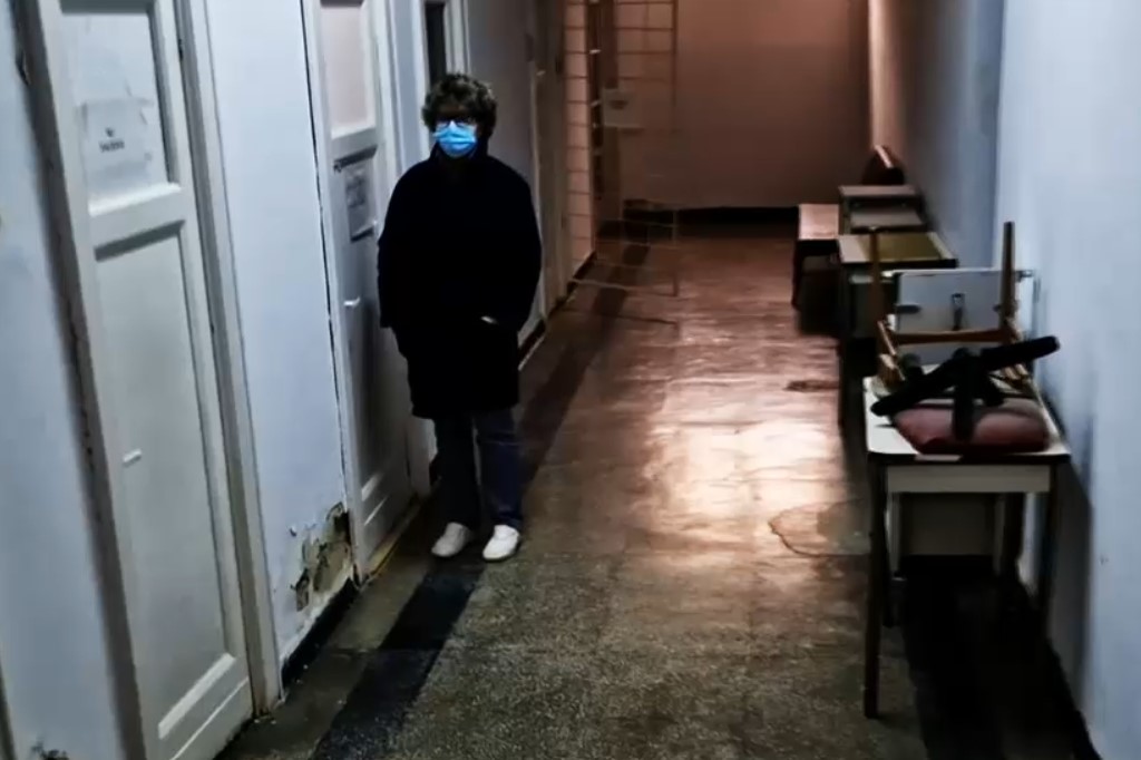 Cum arată spitalul în care bolnavilor le este frică să intre. Medic: „Aici vin pacienții care n-au bani. Ceilalți merg la privat”