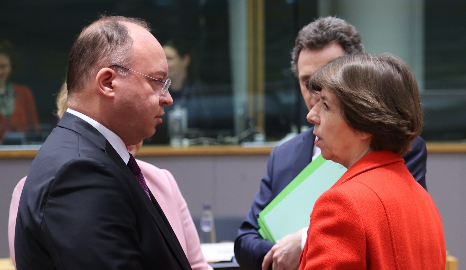 România cere la Bruxelles sancționarea oligarhilor pro-ruși din Republica Moldova