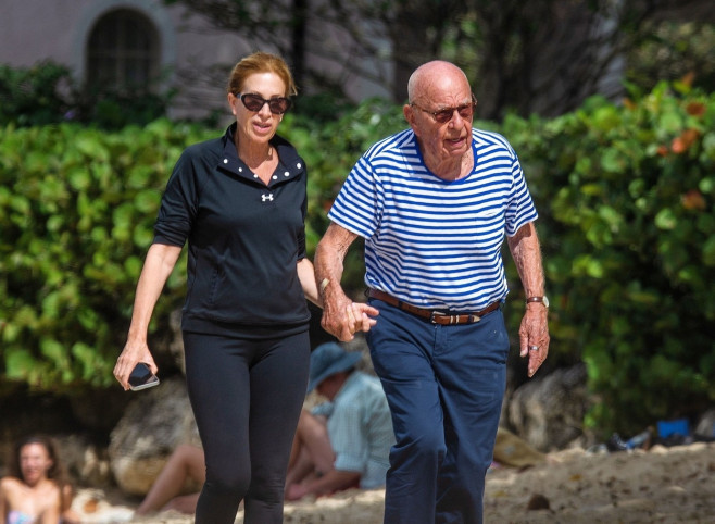 *PREMIUM-EXCLUSIVE* MUST CALL FOR PRICING BEFORE USAGE - Media magnate Rupert Murdoch was pictured hand in hand with Ann-Lesley Smith while enjoying a holiday in Barbados.*PICTURES TAKEN ON 11/01/2023*