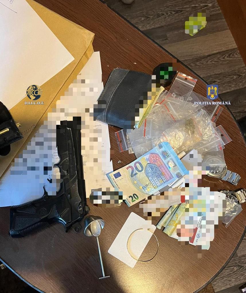 La o zi după ce DIICOT a închis contul "iarba dulce", traficanții care vindeau droguri elevilor s-au mutat pe o platformă identică