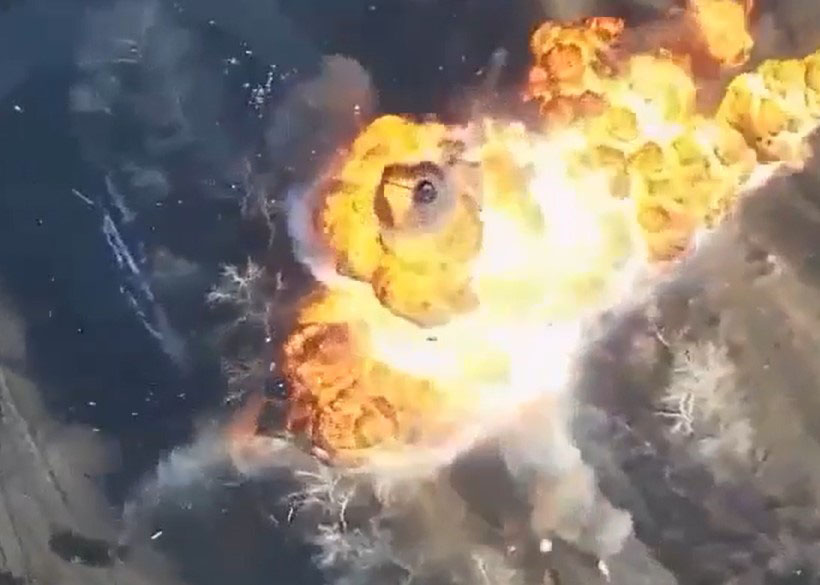 Noi imagini cu roboții „kamikaze” cu care armata ucraineană aruncă în aer tancurile rusești