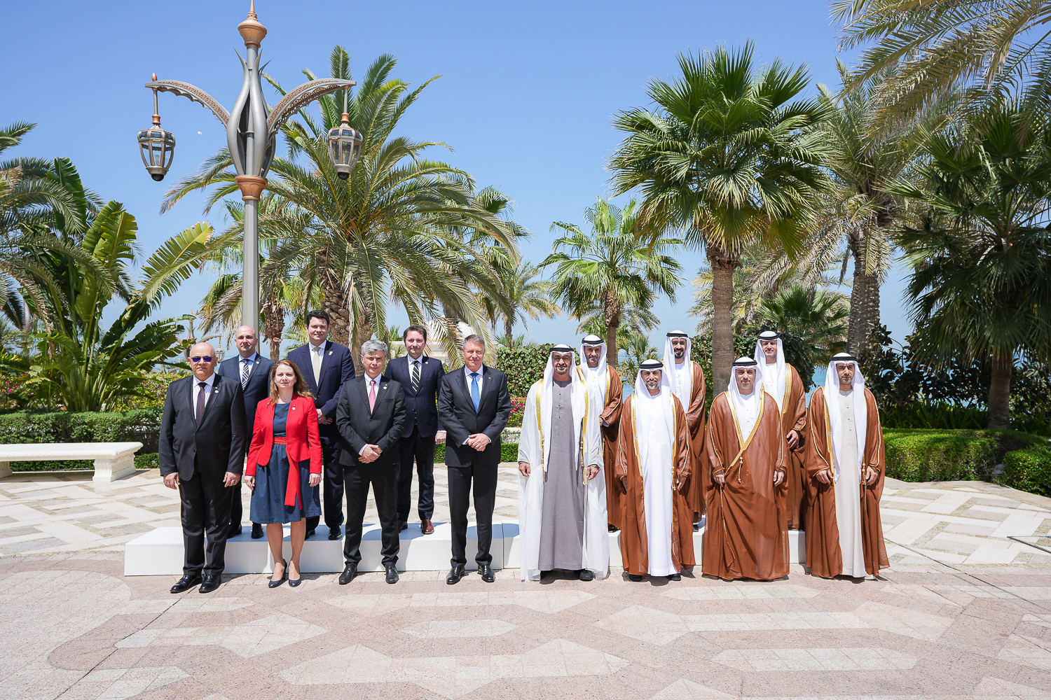 Ministrul Educației are COVID. Ligia Deca face parte din delegația lui Klaus Iohannis în Emiratele Arabe Unite