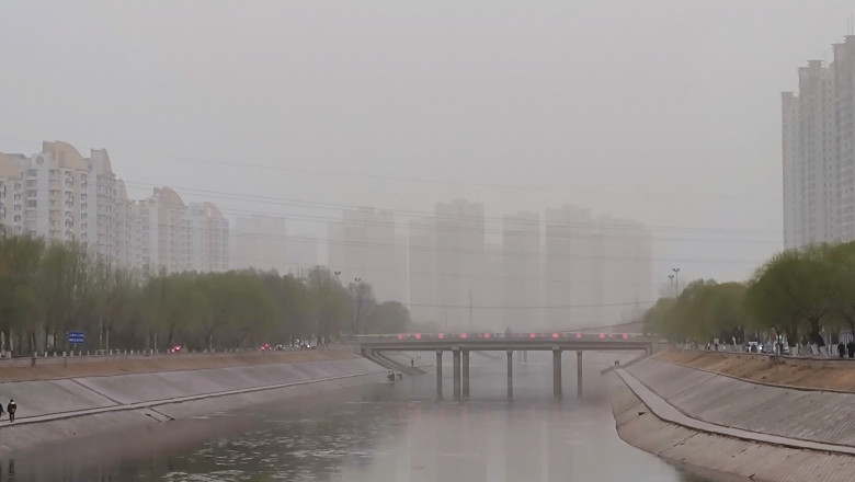 Beijing la orizont în timpul unei furtuni de nisip