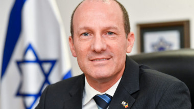 reuven azar