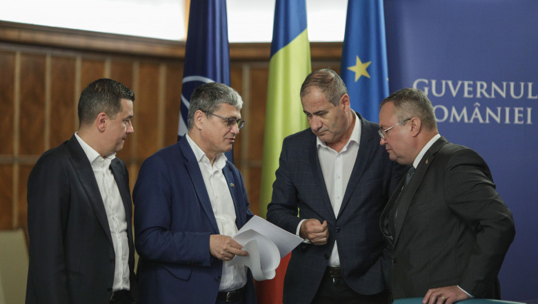 Sorin Grindeanu (PSD), Marcel Boloș (PNL), Adrian Câciu (PSD) și premierul Nicolae Ciucă într-o ședință de guvern