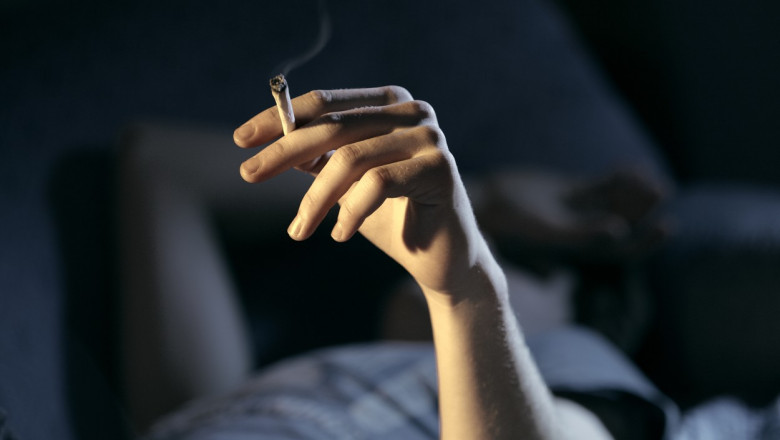 adolescent fumeaza marijuana