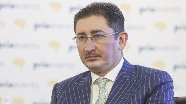 Bogdan Chirițoiu, președintele Consiliului Concurenței, participă la o conferință legată de piața concurențială la București pe 21 martie 2023.