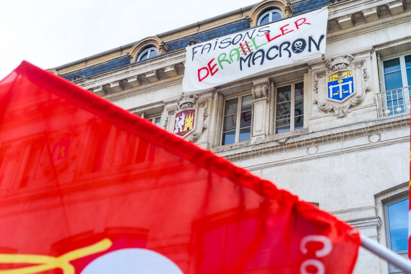 Strikers Block Matabiau Railway Station - Toulouse