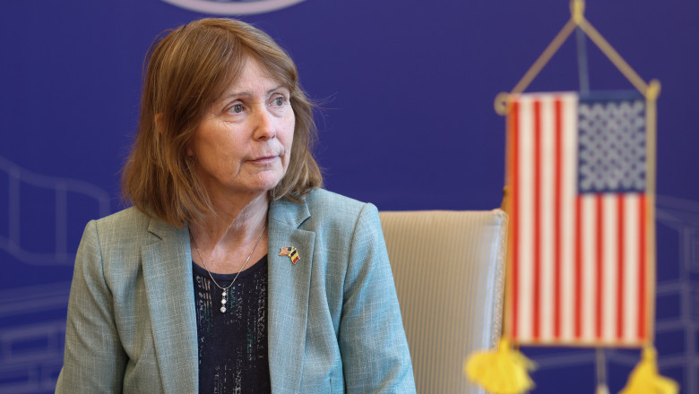 Kathleen Kavalec, ambasadoarea SUA la București, participă la ceremonia de semnare a Acordului de securitate sociala si a Aranjamentului administrativ de aplicare a acestuia, incheiat intre Romania si Statele Unite ale Americii, in Bucuresti, 23 martie 2023.