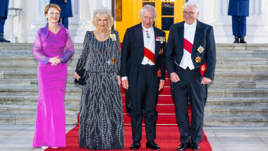 regele charles, camilla si presedintele germaniei cu sotia in tnuta de seara