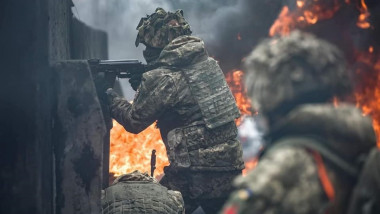 militari cu o armă ușoară în războiul din Ucraina
